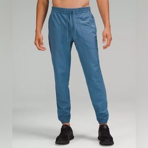 BRAND NEW Men’s lululemon License to Train Jogger Soft Denim Medium